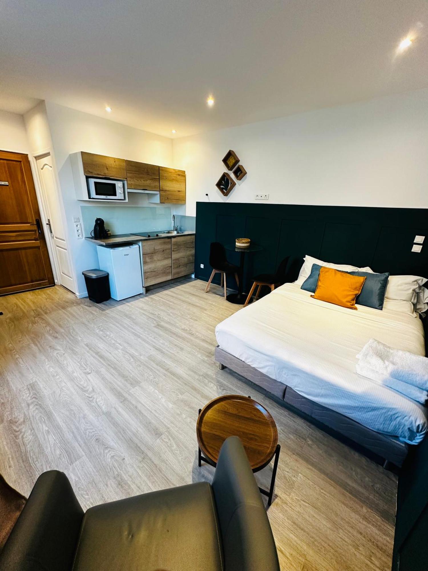 לה בורז'ה Btobed - Location Professionnelle - 2 Studios Confort - Proche Parc Des Expos Et Stade De France מראה חיצוני תמונה